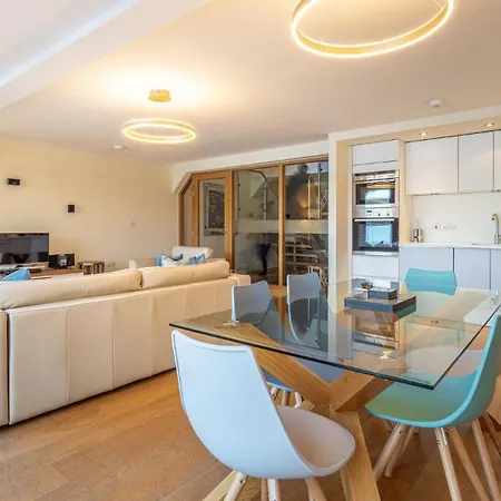 The Boat House آمبيلسايد