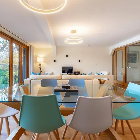 The Boat House Дом отдыха *